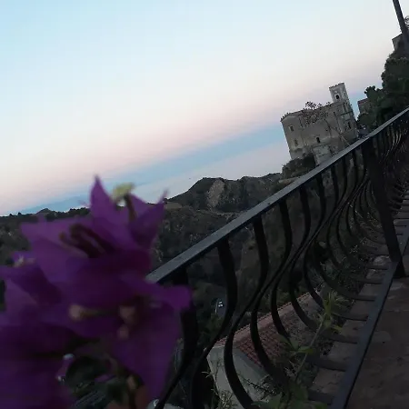 Vakantiehuis Focu E Mari Mascali